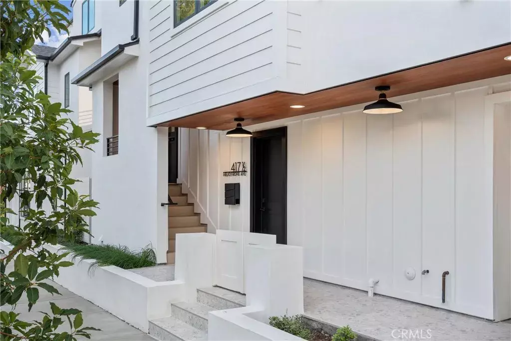 Corona Del Mar, CA 92625,417 Heliotrope Ave