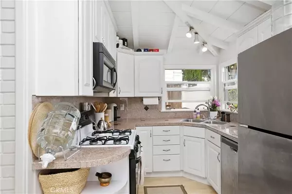 Corona Del Mar, CA 92625,518 Poinsettia Avenue