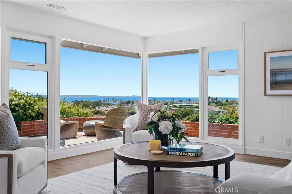 Corona Del Mar, CA 92625,1007 White Sails Way