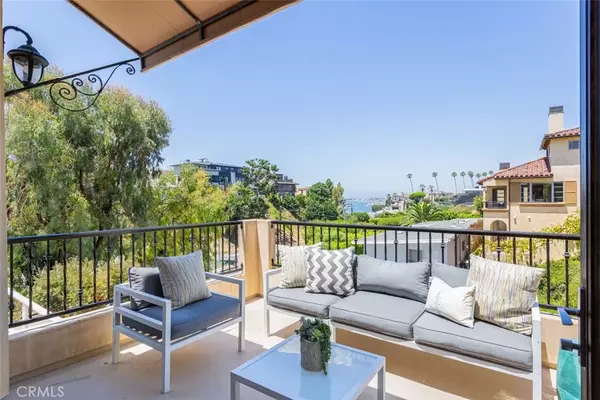 Corona Del Mar, CA 92625,402 Dahlia