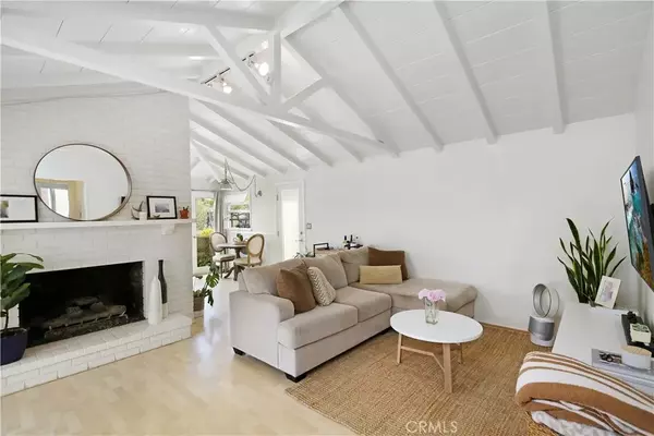 Corona Del Mar, CA 92625,518 Poinsettia Avenue