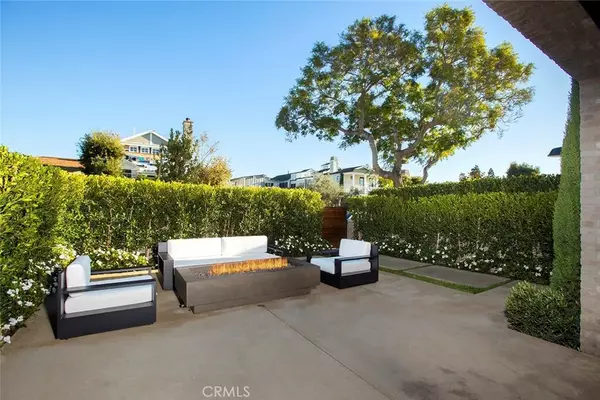 Corona Del Mar, CA 92625,719 Orchid