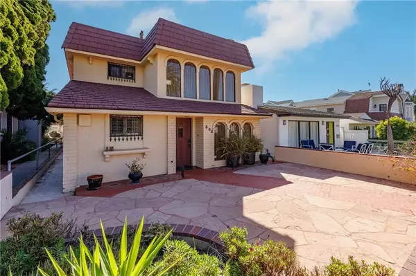 Corona Del Mar, CA 92625,608 Marguerite Avenue