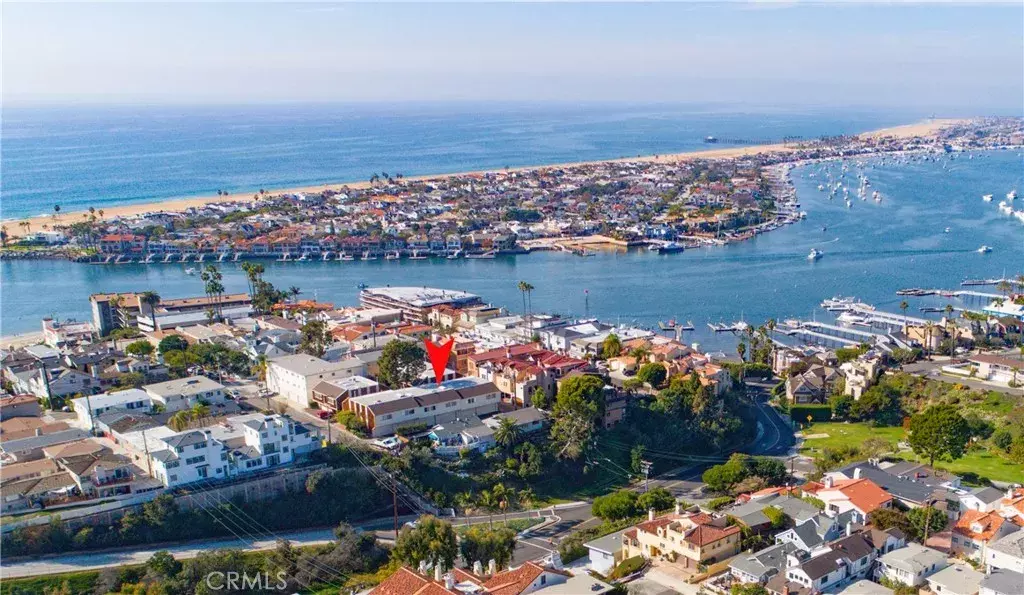 Corona Del Mar, CA 92625,325 Dahlia Place