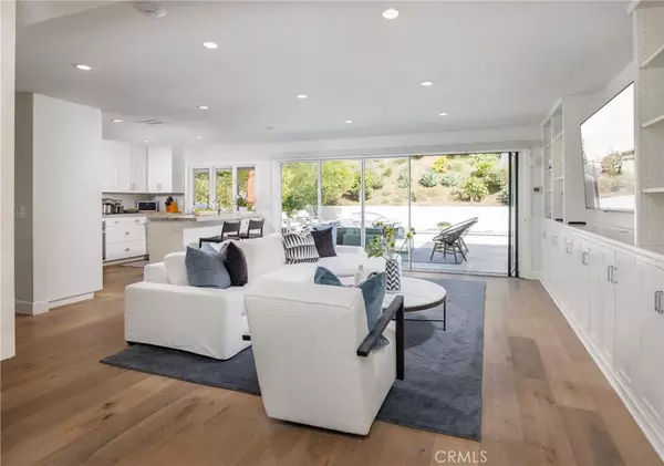 Corona Del Mar, CA 92625,3514 Surfview