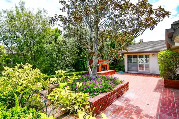 Corona Del Mar, CA 92625,6 Seafaring Drive