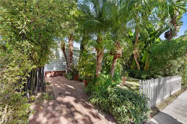 Corona Del Mar, CA 92625,321 Larkspur Avenue