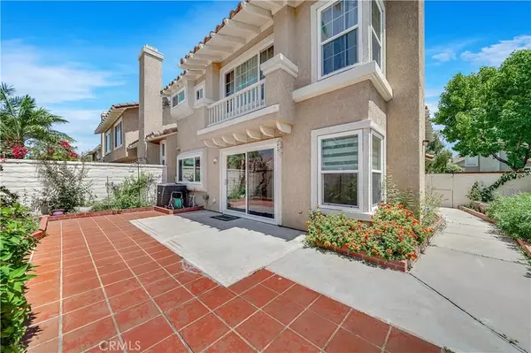 2551 Avenita Alpera, Tustin, CA 92782
