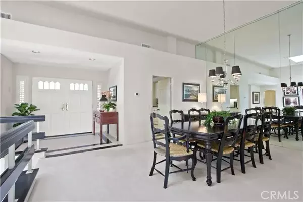 Newport Beach, CA 92660,31 Southampton Ct #136