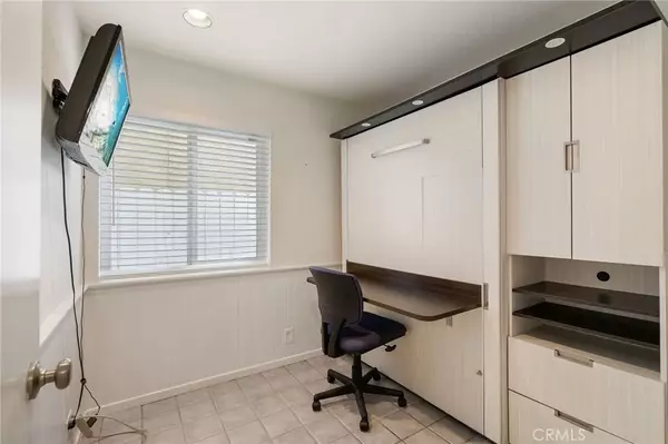 Surfside, CA 90743,7 Surfside Avenue