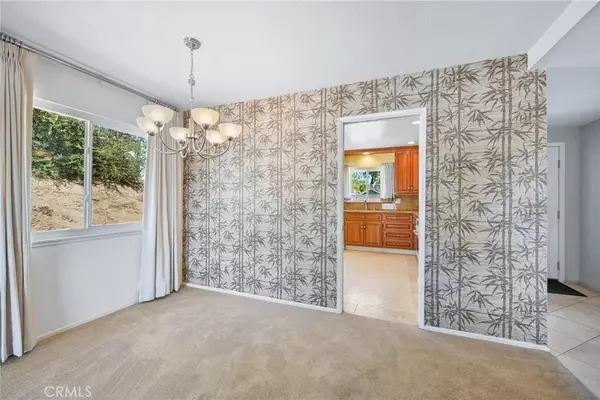 Saugus, CA 91350,28043 Urbandale Avenue