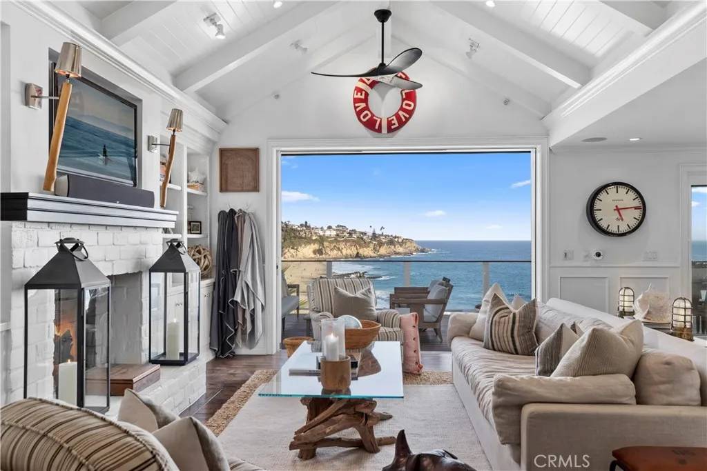 Laguna Beach, CA 92651,31889 Circle Drive
