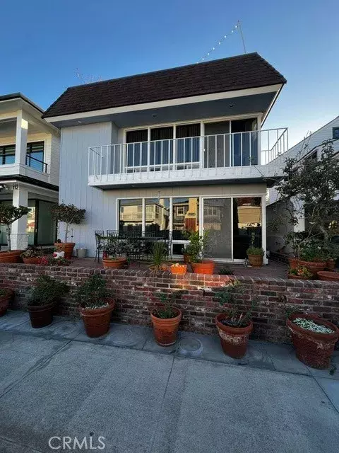 Newport Beach, CA 92662,110 Coral Avenue