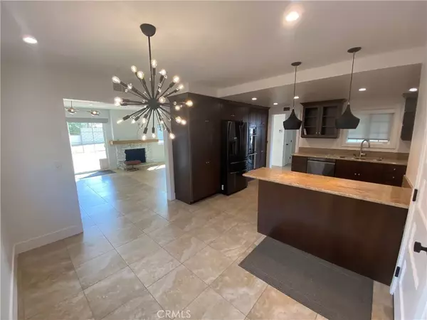Newport Beach, CA 92660,2316 La Linda Place
