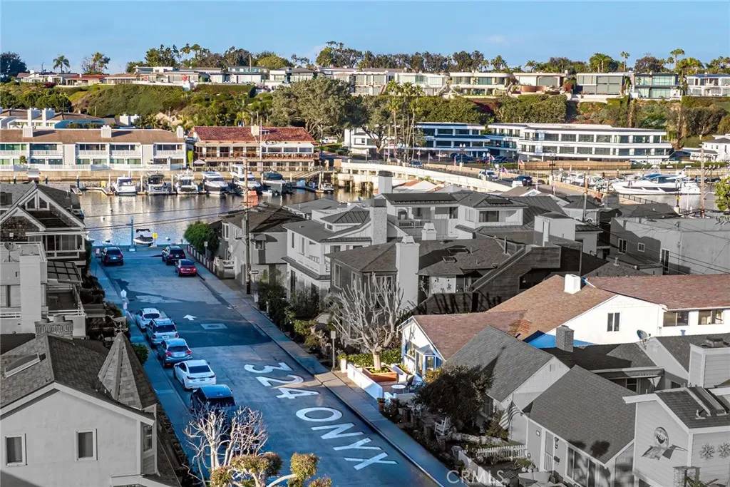 Newport Beach, CA 92662,324 Onyx Avenue