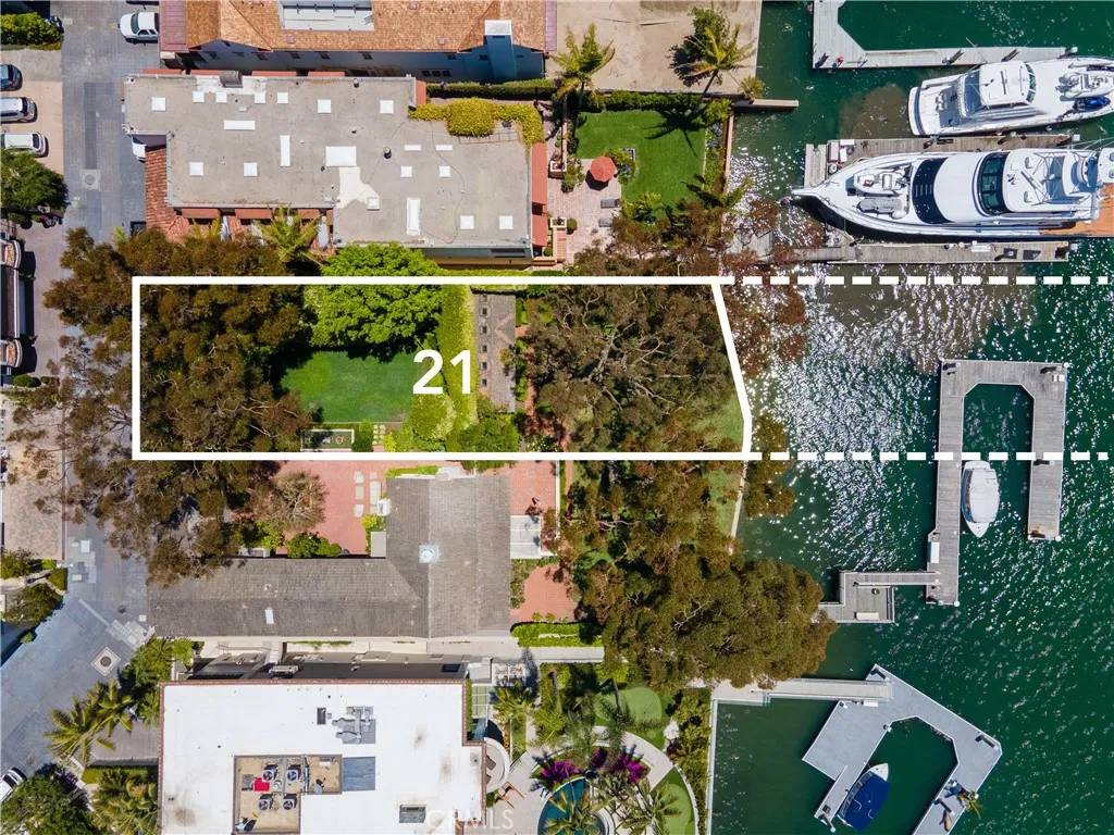 Newport Beach, CA 92660,21 Harbor Island