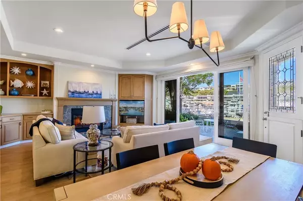 Newport Beach, CA 92662,331 E Bay Front