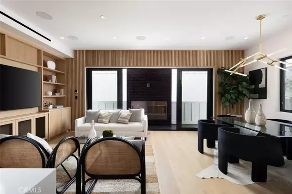 Corona Del Mar, CA 92625,2322 Pacific Drive