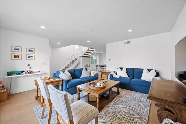 Corona Del Mar, CA 92625,602 Marguerite Avenue