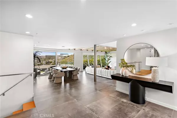 Laguna Beach, CA 92651,727 Bayview Place