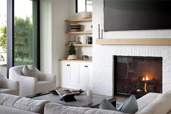 Newport Beach, CA 92660,624 Harbor Island Drive