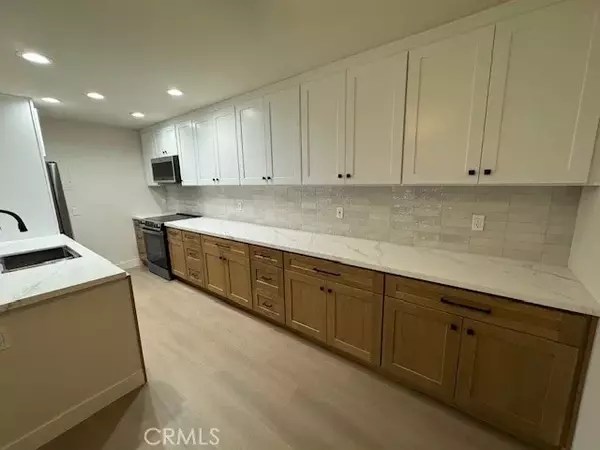 2521 W Sunflower Avenue #J7, Santa Ana, CA 92704