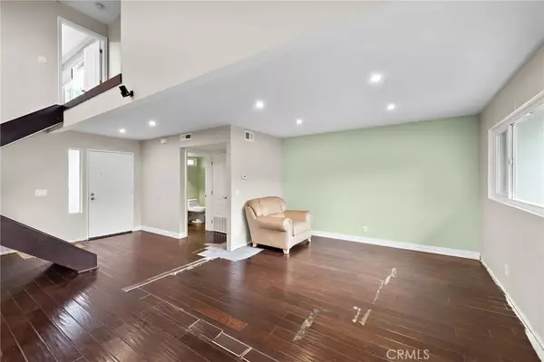 Irvine, CA 92604,64 Sandpiper #28