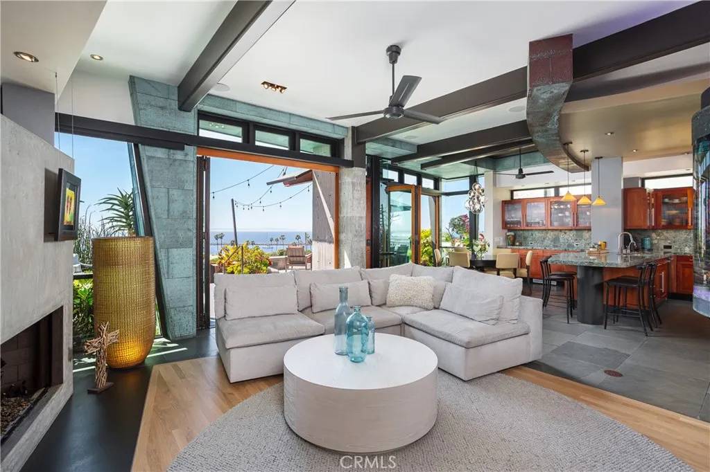 Corona Del Mar, CA 92625,3116 Ocean Boulevard