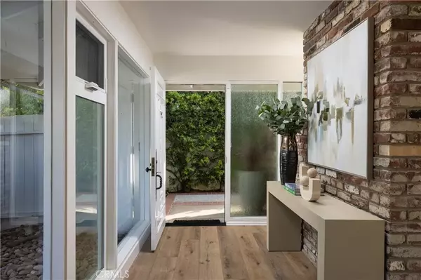 Corona Del Mar, CA 92625,1007 White Sails Way