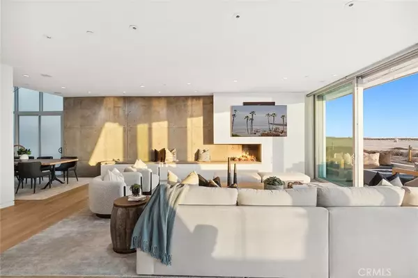 Newport Beach, CA 92661,2144 E Oceanfront
