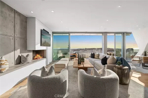 Newport Beach, CA 92661,2144 E Oceanfront