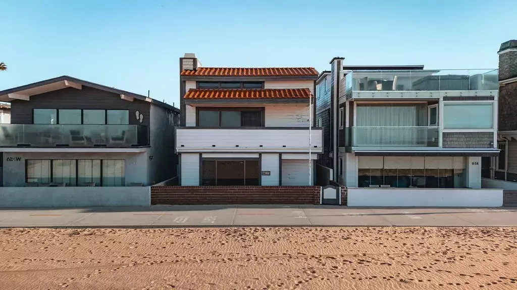 Newport Beach, CA 92661,616 W Oceanfront