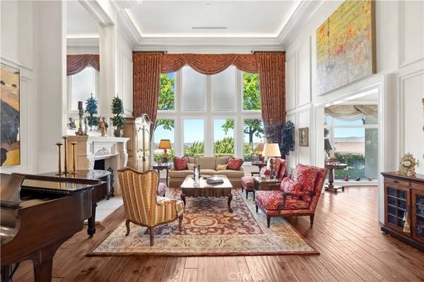 Newport Beach, CA 92660,14 Rue Chantilly