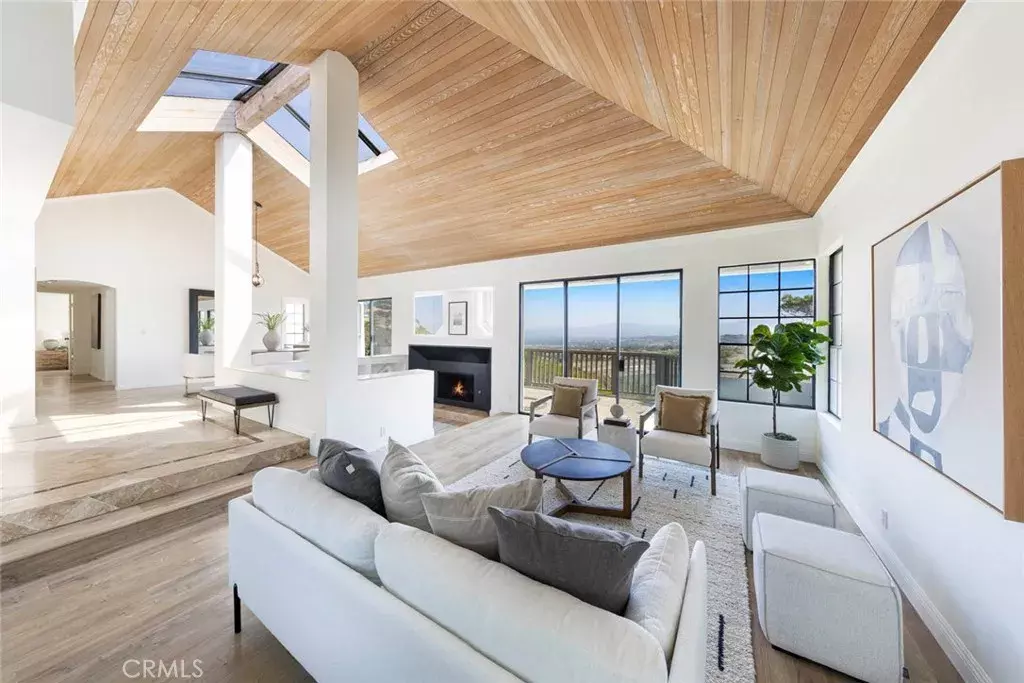 Newport Beach, CA 92660,24 Coventry