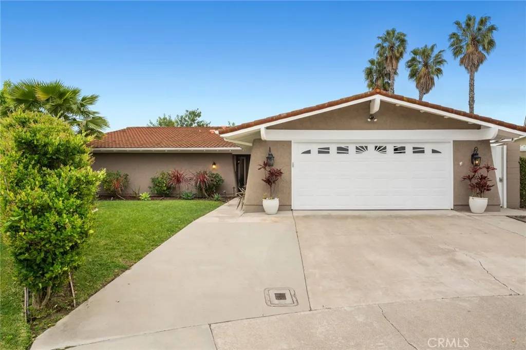 25552 Rhoda Drive,  Mission Viejo,  CA 92691