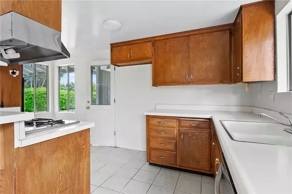 Tustin, CA 92780,13181 Dean St