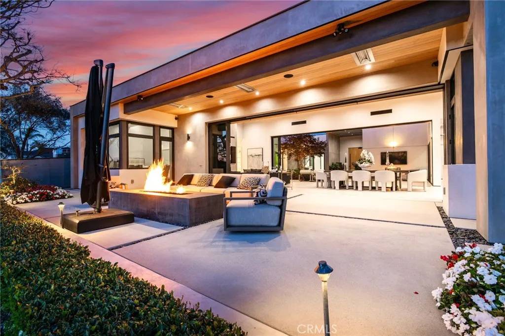 Huntington Beach, CA 92648,6691 Country Circle