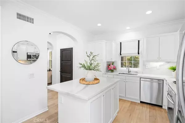 Irvine, CA 92603,21 Gardenpath