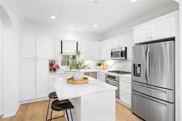 Irvine, CA 92603,21 Gardenpath