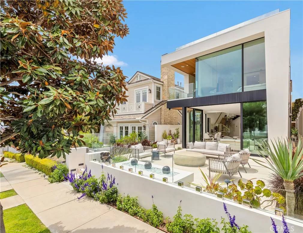 221 Heliotrope Avenue, Corona Del Mar, CA 92625