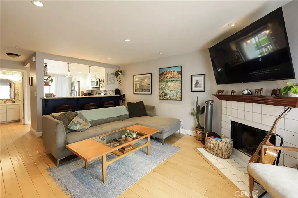 Costa Mesa, CA 92627,290 Victoria Street #19