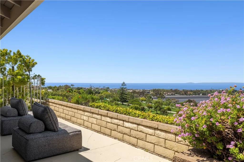 31 Carmel Bay Drive, Corona Del Mar, CA 92625