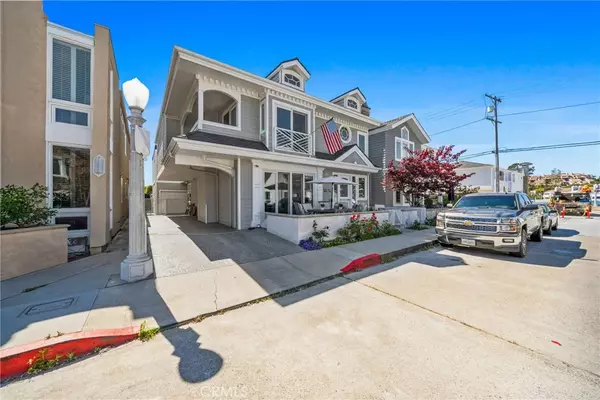 327 Amethyst Avenue, Newport Beach, CA 92662