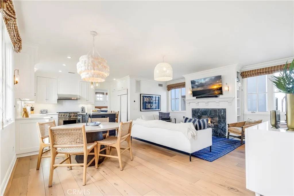 Corona Del Mar, CA 92625,716 Iris Avenue