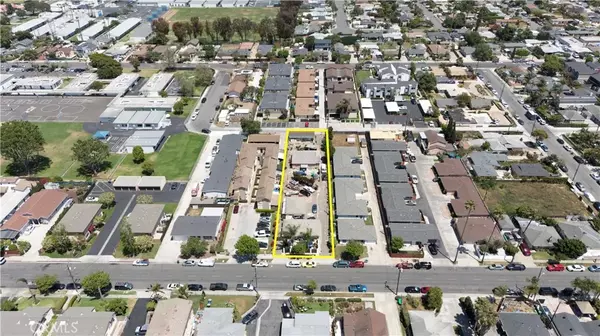 2028 Wallace, Costa Mesa, CA 92627