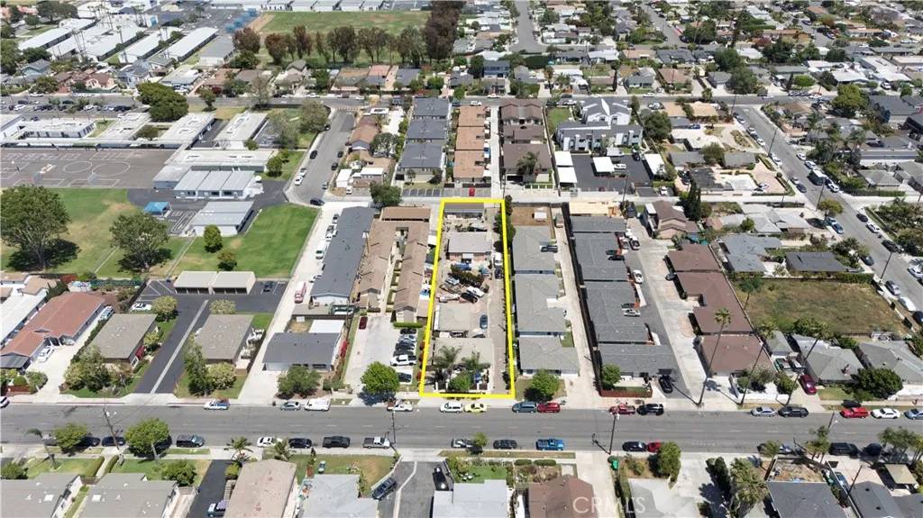 2028 Wallace, Costa Mesa, CA 92627