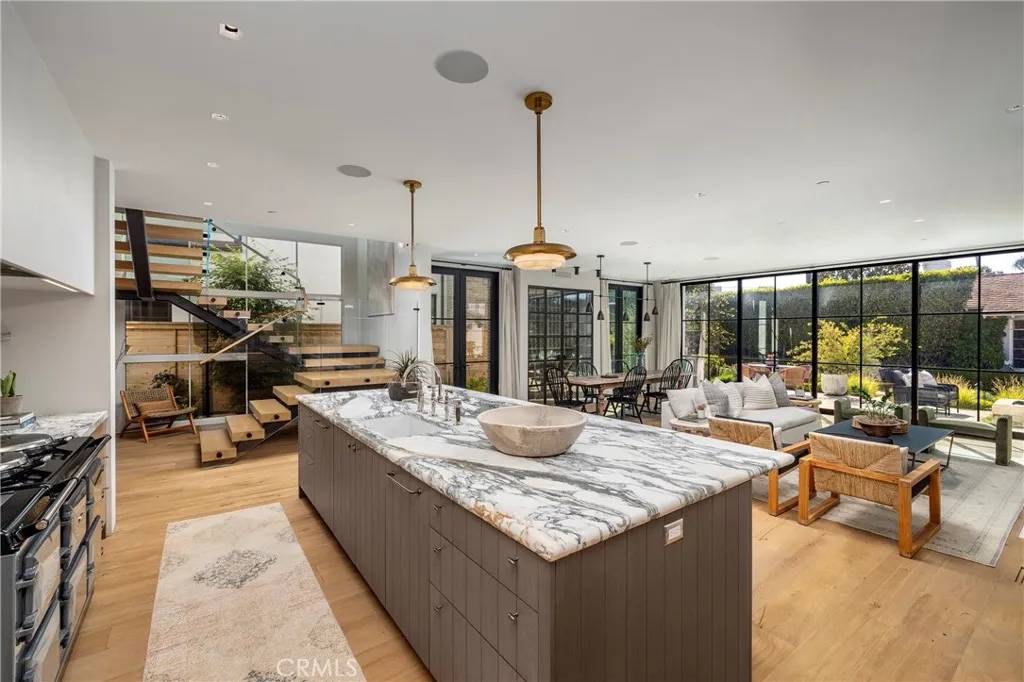 Newport Beach, CA 92663,207 Via Eboli