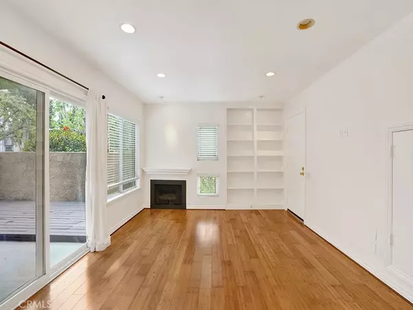 Huntington Beach, CA 92649,16879 Bluewater Lane #25