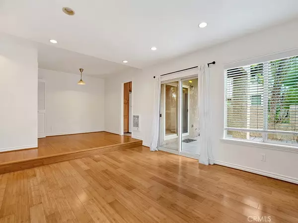 Huntington Beach, CA 92649,16879 Bluewater Lane #25