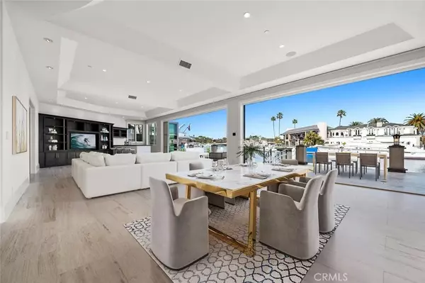 Newport Beach, CA 92660,45 Linda Isle